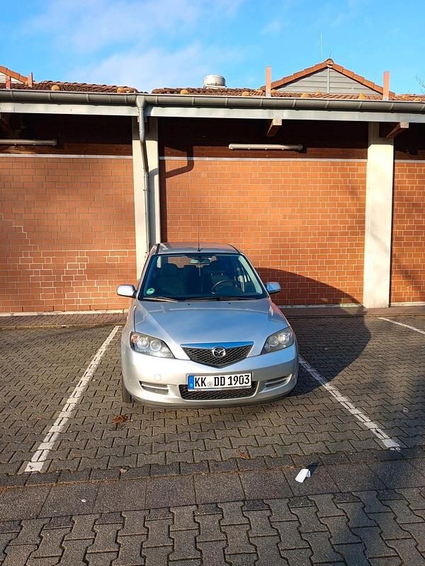 Silber Gebraucht 2006 Mazda 2 Kleinwagen | 1.450 € (Fairer Preis) - Bild 1/4