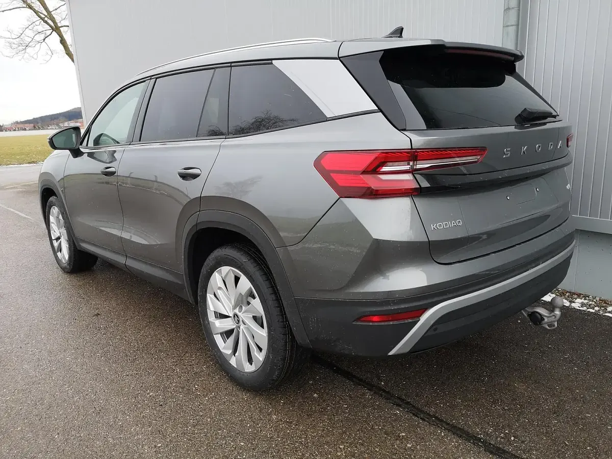 Neu Skoda Kodiaq Selection 193 PS (141 kW) 2026 Graphitgrau metallic SUV