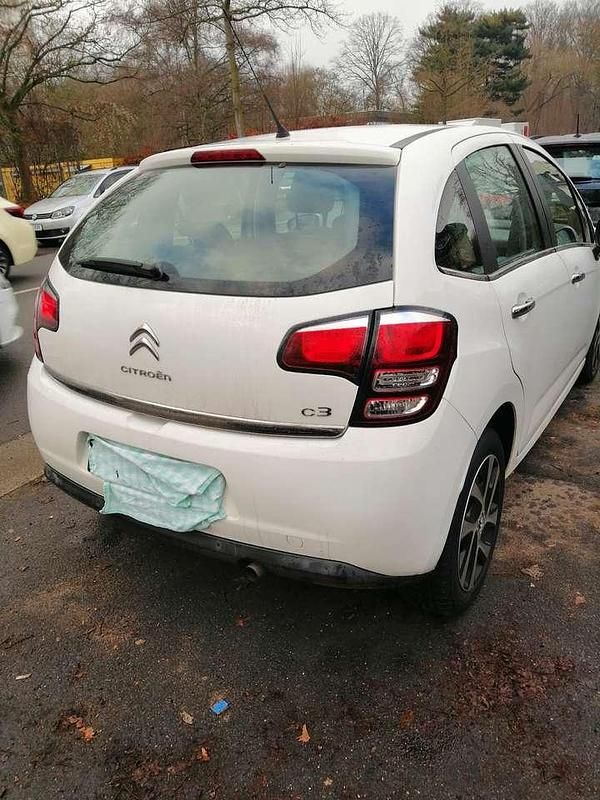 Gebraucht Citroën C3 PureTech 68 PS (50 kW) 2016 Weiß Limousine