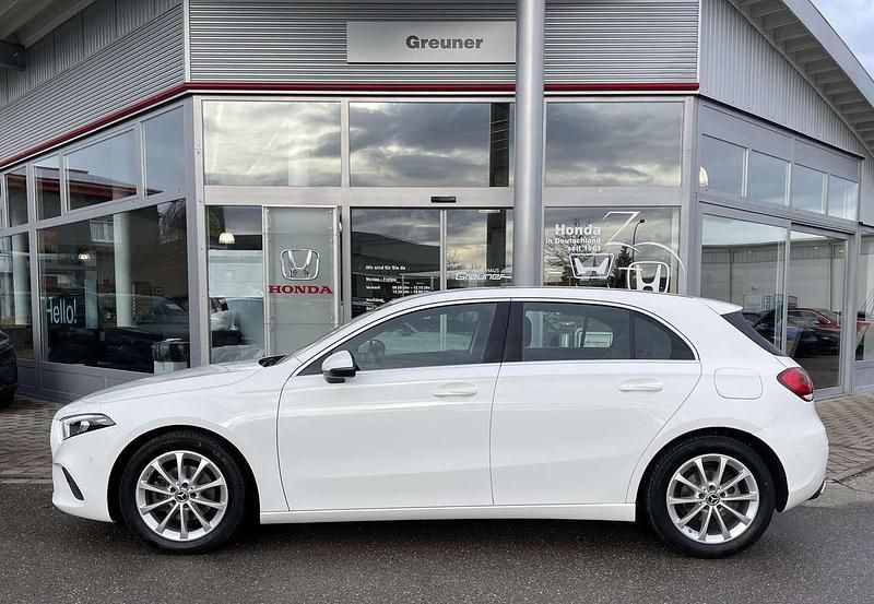 Gebraucht Mercedes A180 Progressive 136 PS (100 kW) 2019 Polar weiß Limousine