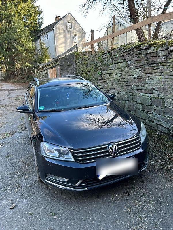Schwarz Gebraucht 2011 VW Passat Kombi | 4.000 € (Fairer Preis) - Bild 1/4