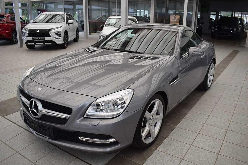 Grau Gebraucht 2011 Mercedes SLK250 Cabrio | 21.490 € (Fairer Preis) - Bild 1/4