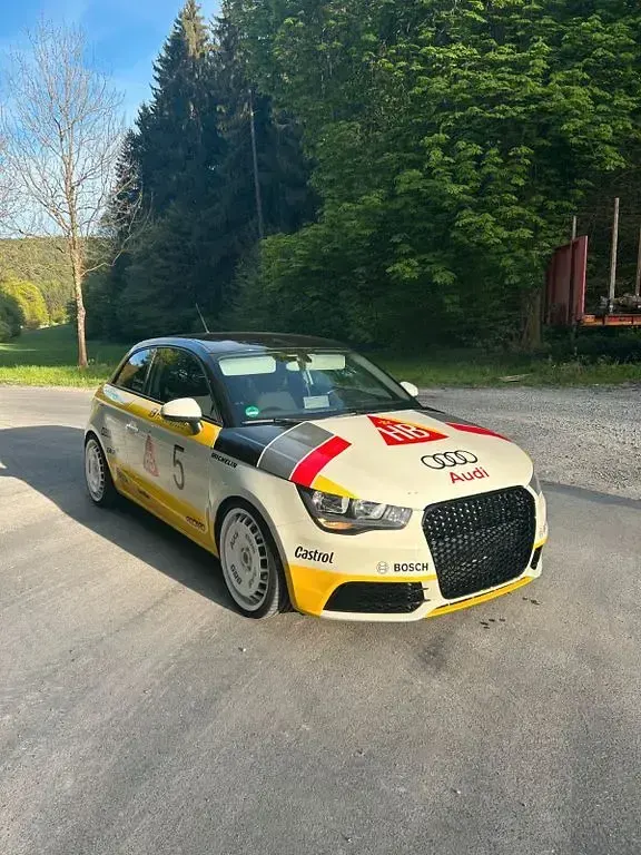 Używany Audi A1 Ambition 86 KM (63 kW) 2011 Biały Hatchback