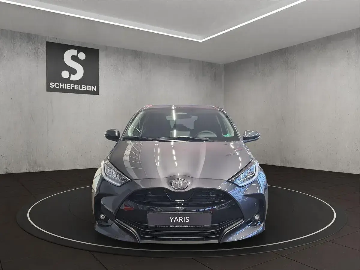 Gebraucht Toyota Yaris Comfort 116 PS (85 kW) 2025 Marlingrau metallic Kleinwagen
