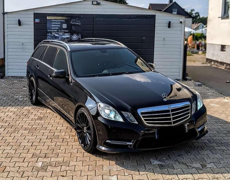 Gebraucht 2012 Mercedes E300 Avantgarde Kombi | 12.399 € (Fairer Preis) - Bild 1/4
