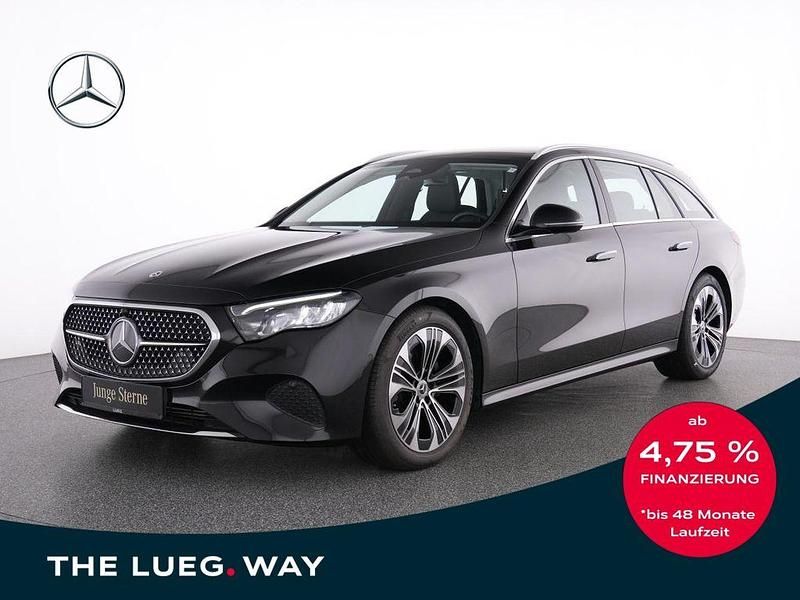 Schwarz metalliclack obsidians Gebraucht 2024 Mercedes E220 Avantgarde Kombi | 43.845 € (Superpreis) - Bild 1/4