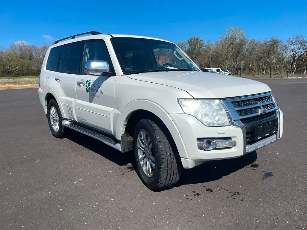 Gebraucht Mitsubishi Pajero 200 PS (147 kW) 2014 Weiß SUV