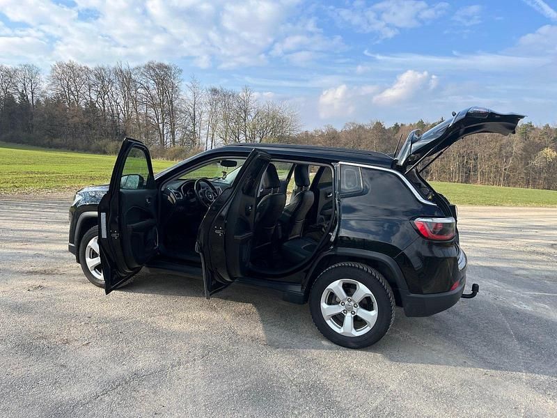 Gebraucht Jeep Compass Longitude 140 PS (102 kW) 2017 Schwarz SUV