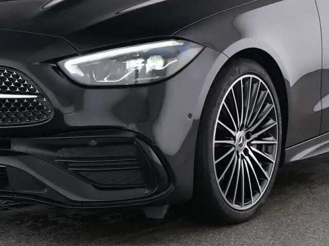 Gebraucht Mercedes C300 AMG 265 PS (194 kW) 2025 Lack obsidianschwarz Limousine