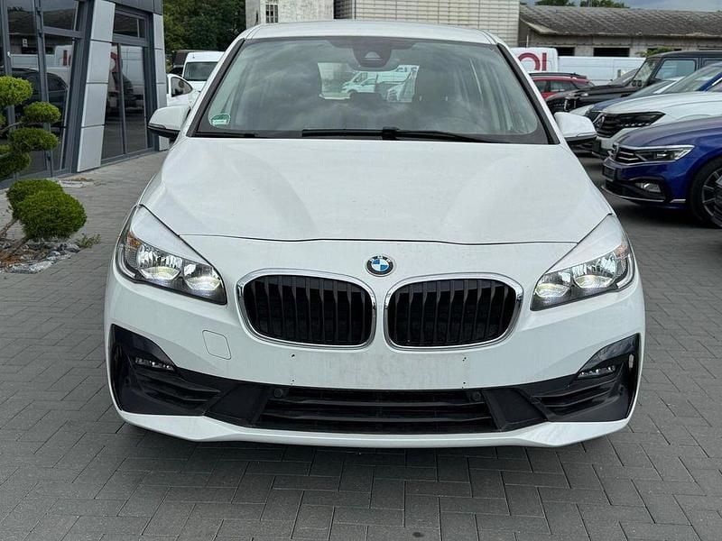 Gebraucht BMW 216 Performance 116 PS (85 kW) 2021 Weiß Van / Kleinbus
