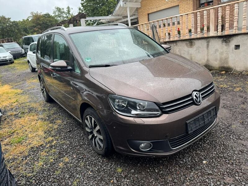 Braun Gebraucht 2014 VW Touran Cup Van / Kleinbus | 7.900 € (Guter Preis) - Bild 1/4