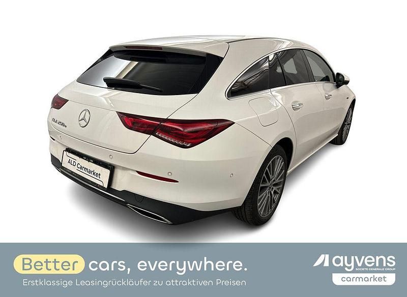 Gebraucht Mercedes CLA250e Shooting Brake Progressive 160 PS (117 kW) 2021 Weiß Kombi