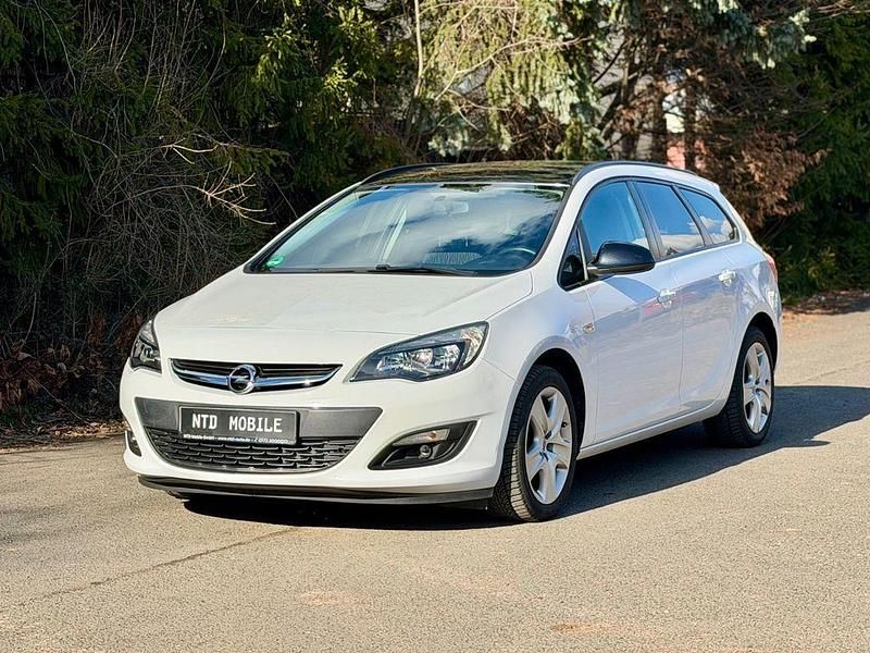 Gebraucht Opel Astra Selection 116 PS (85 kW) 2015 Weiß Kombi