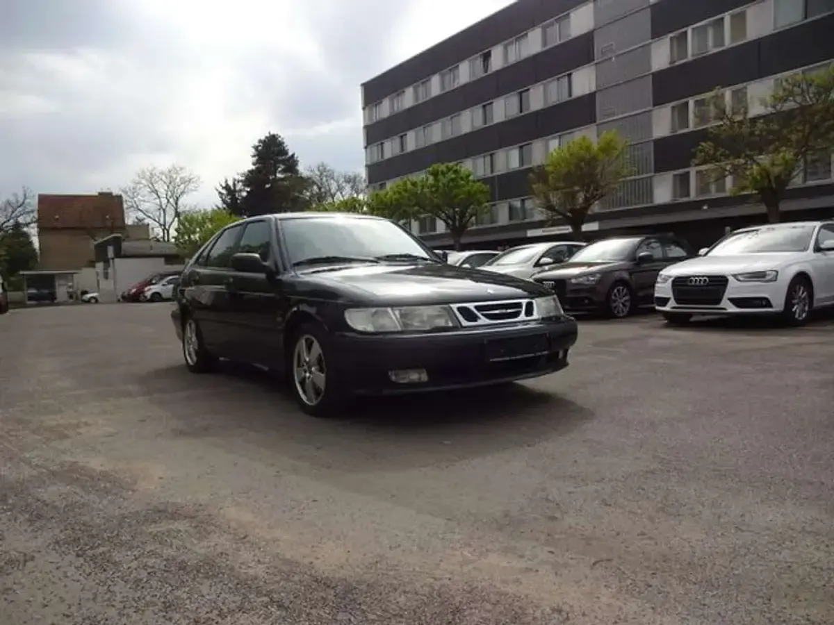 Używany Saab 9-3 150 KM (110 kW) 2002 Czarny Sedan/Limuzyna