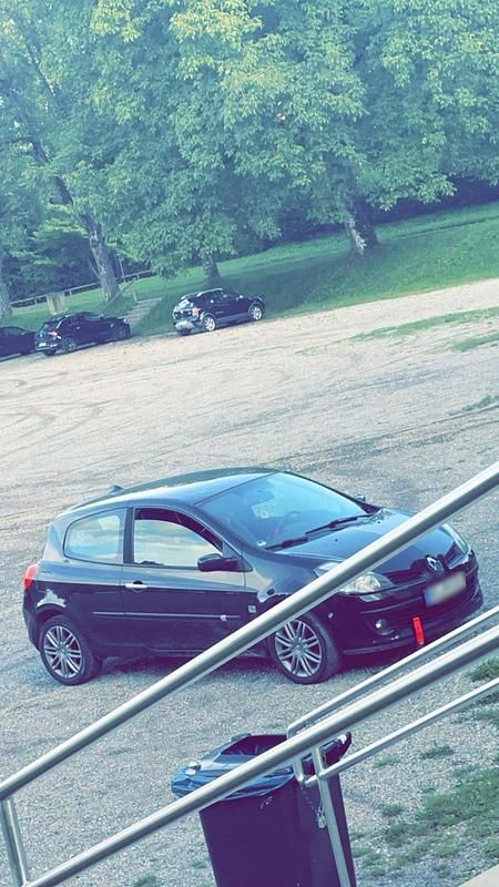 Gebraucht Renault Clio II 115 PS (84 kW) 2006 Schwarz Kleinwagen