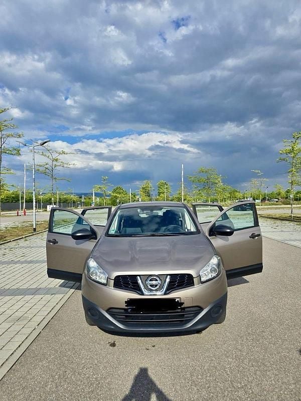 Braun Gebraucht 2010 Nissan Qashqai I-Way SUV | 4.500 € (Superpreis) - Bild 1/4