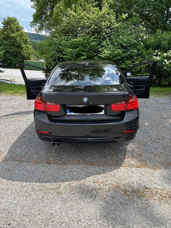 Gebraucht BMW 325 M Sport 218 PS (160 kW) 2014 Schwarz Limousine