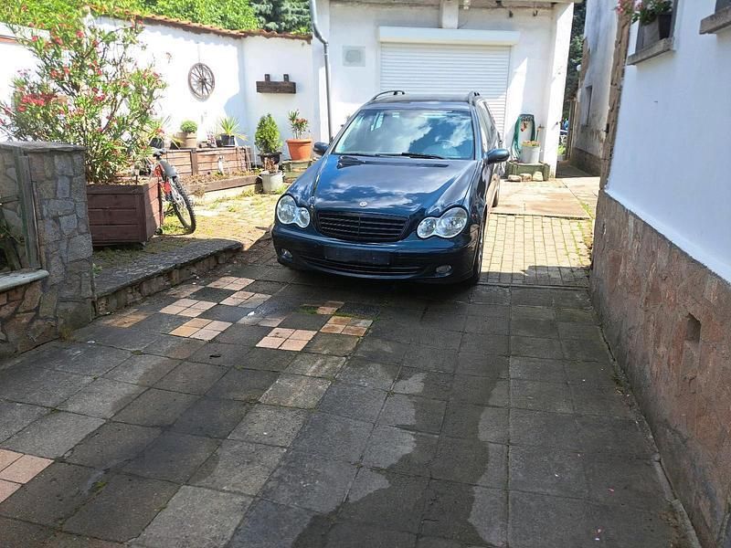 Blau Gebraucht 2004 Mercedes C180 Kombi | 1.100 € (Fairer Preis) - Bild 1/4