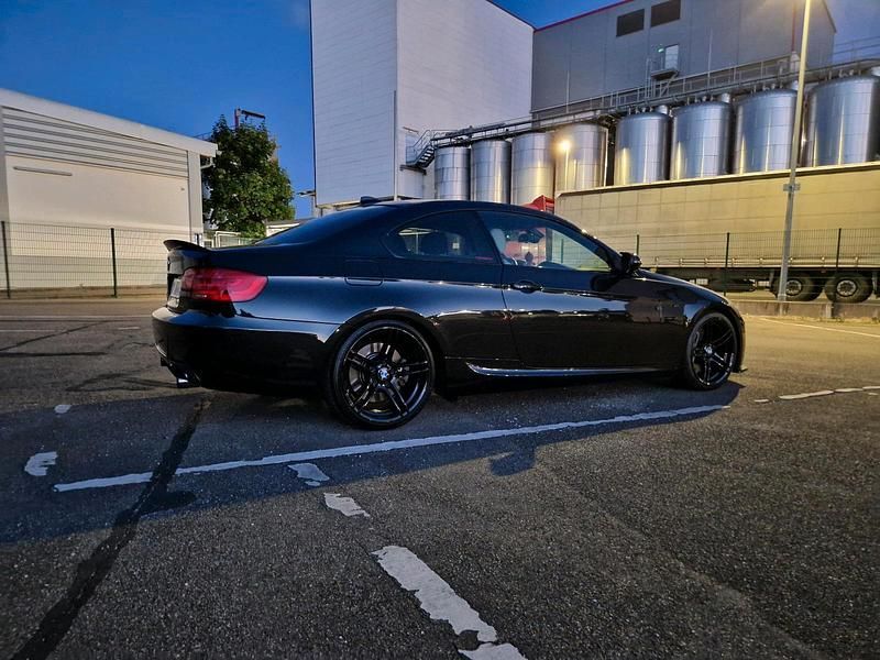 Schwarz Gebraucht 2011 BMW 335 Performance Coupé | 29.999 € - Bild 1/4
