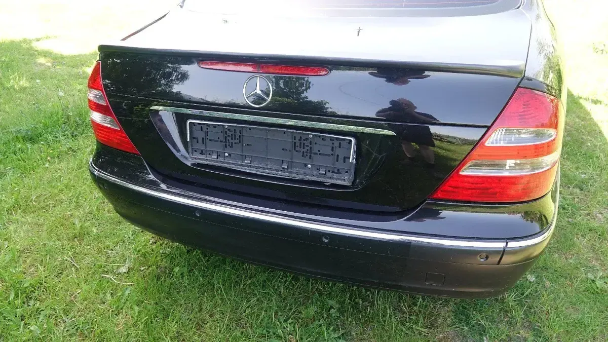 Gebraucht Mercedes E240 177 PS (130 kW) 2005 Schwarz Limousine