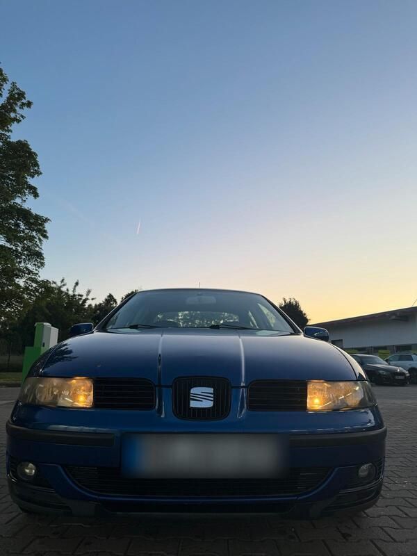 Blau Gebraucht 2001 Seat Toledo Limousine | 750 € - Bild 1/4