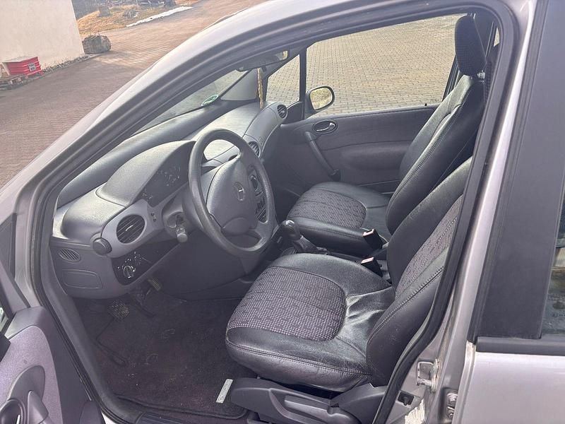 Gebraucht Mercedes A170 90 PS (66 kW) 2000 Silber Van / Kleinbus