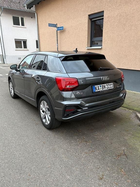 Gebraucht Audi Q2 S-Line 150 PS (110 kW) 2021 Grau SUV