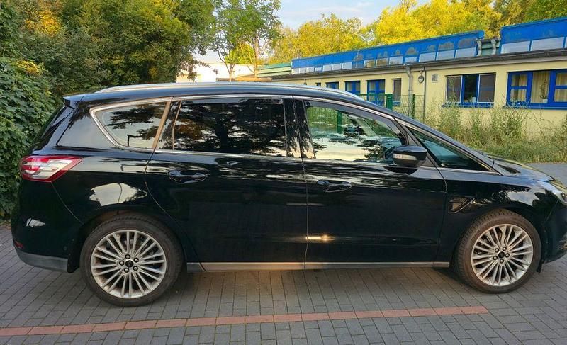 Gebraucht Ford S-MAX Titanium 190 PS (139 kW) 2019 Schwarz Van / Kleinbus