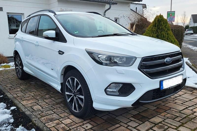 Weiß Gebraucht 2018 Ford Kuga ST-Line SUV | 17.690 € (Fairer Preis) - Bild 1/4