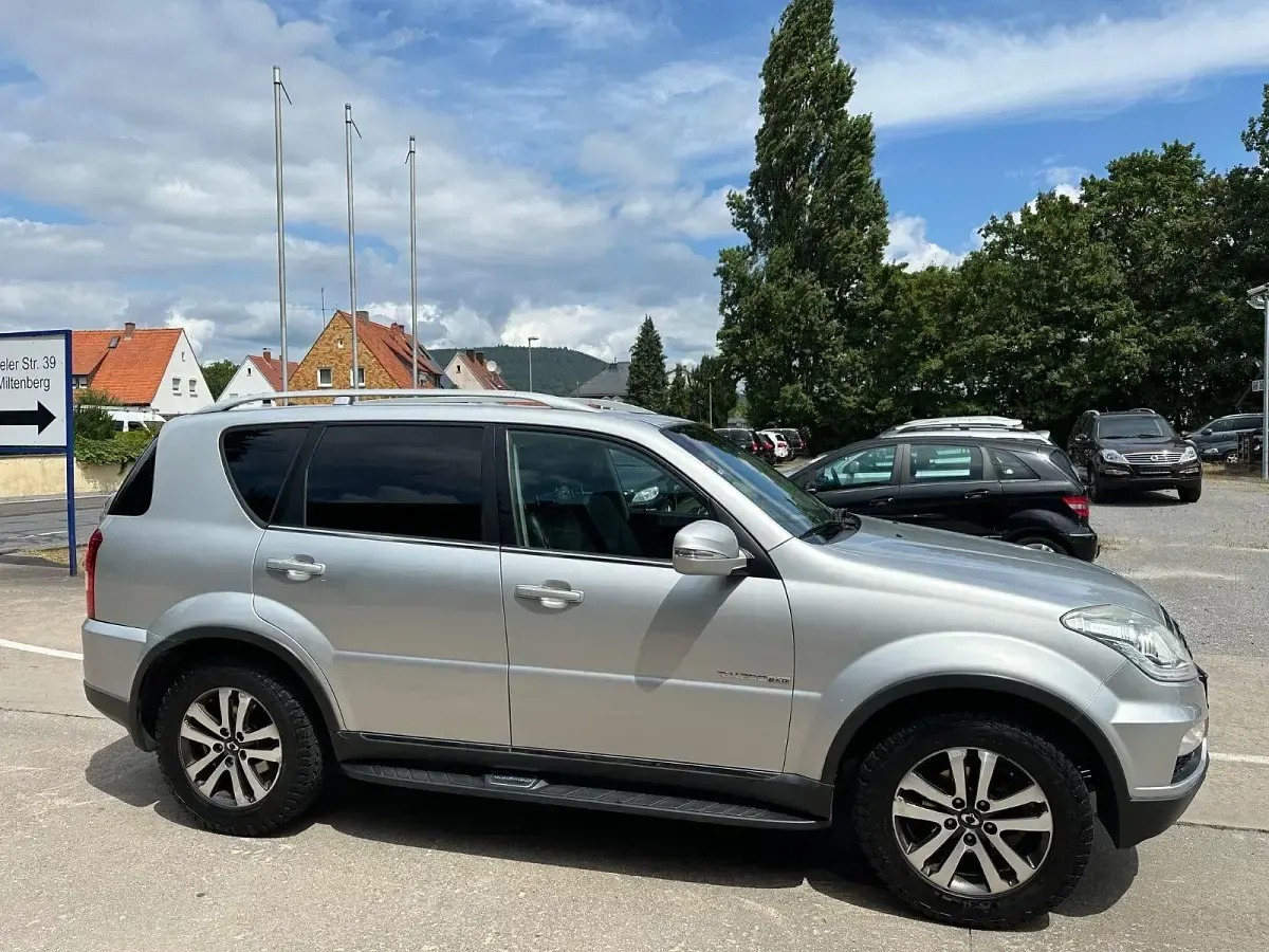 Gebraucht SsangYong Rexton Sapphire 155 PS (114 kW) 2015 Silber SUV