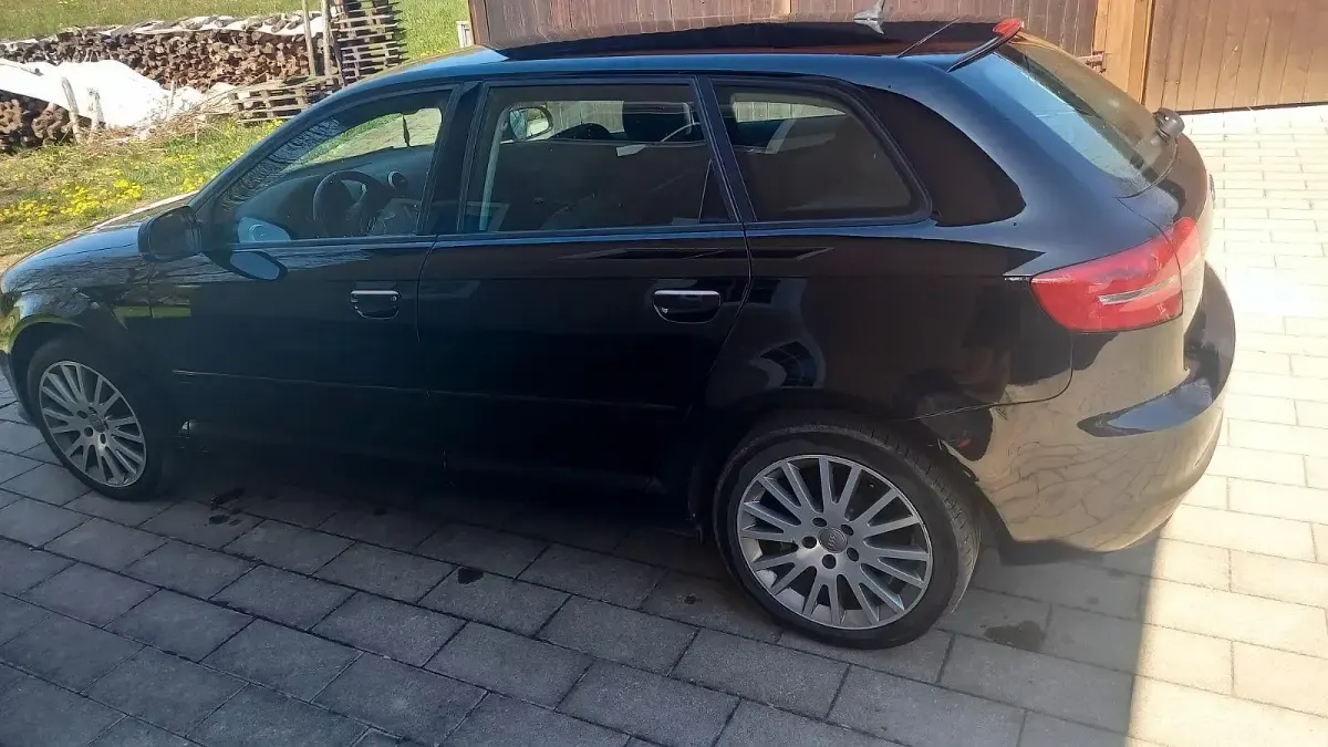 Gebraucht Audi A3 Attraction 140 PS (102 kW) 2010 Schwarz Kleinwagen