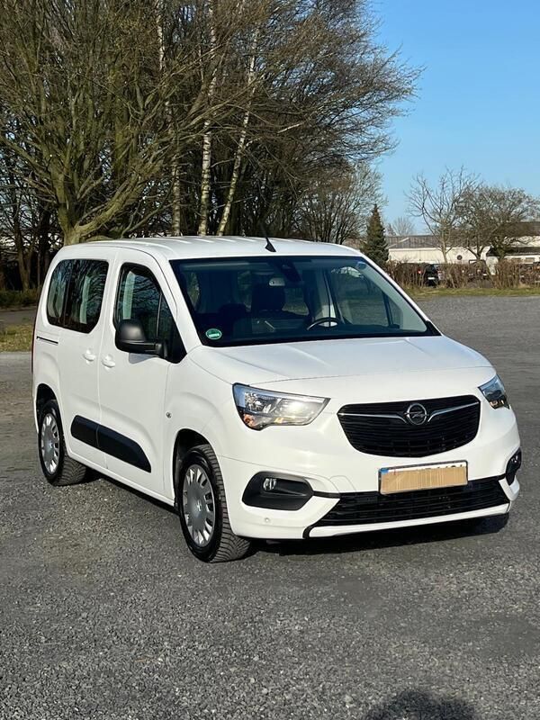 Weiß Gebraucht 2021 Opel Combo Van / Kleinbus | 16.900 € (Teuer) - Bild 1/4