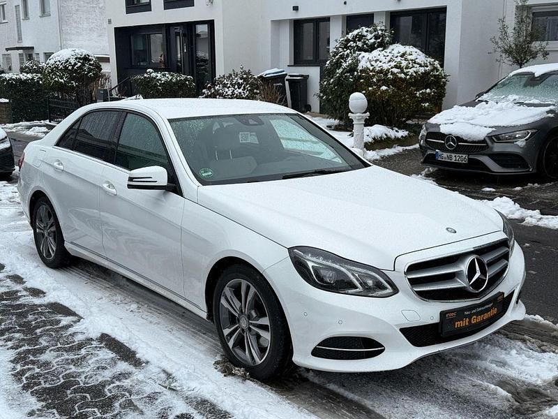 Gebraucht Mercedes E250 204 PS (150 kW) 2014 Weiß Limousine