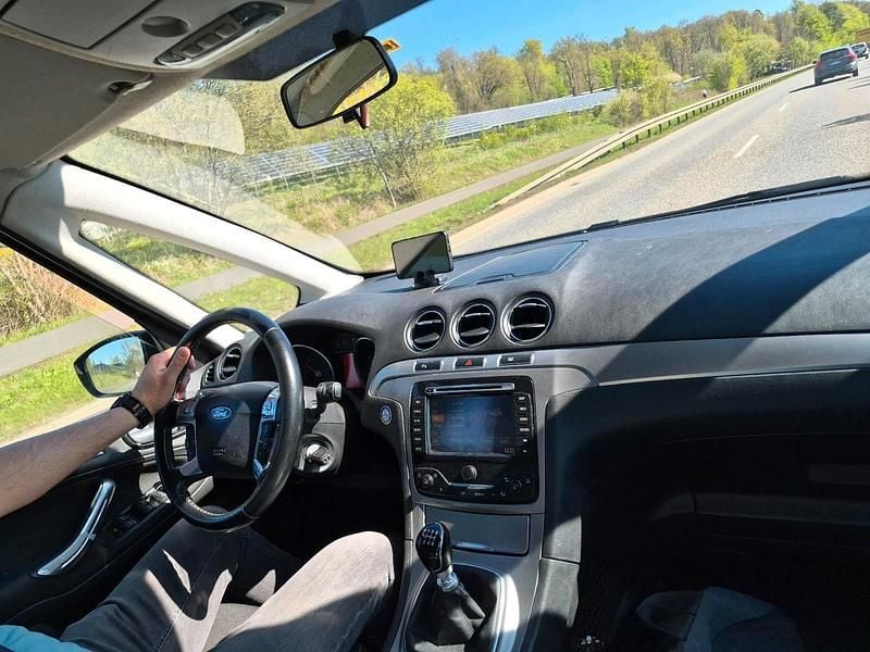 Second-hand Ford Galaxy 140 CP (102 kW) 2010 Negru Monovolum