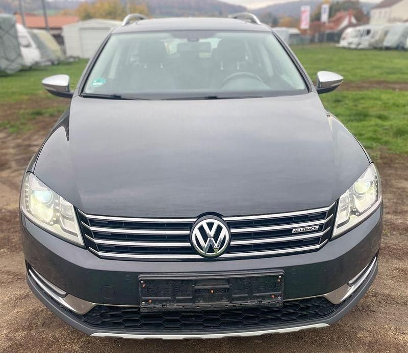 Grau Gebraucht 2014 VW Passat Alltrack Basis Kombi | 7.990 € (Fairer Preis) - Bild 1/4