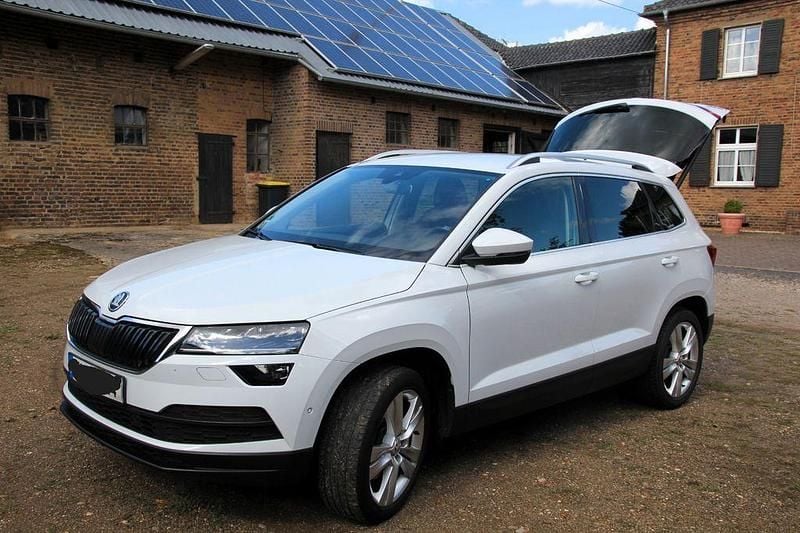 Weiß Gebraucht 2018 Skoda Karoq Style SUV | 17.600 € (Superpreis) - Bild 1/4