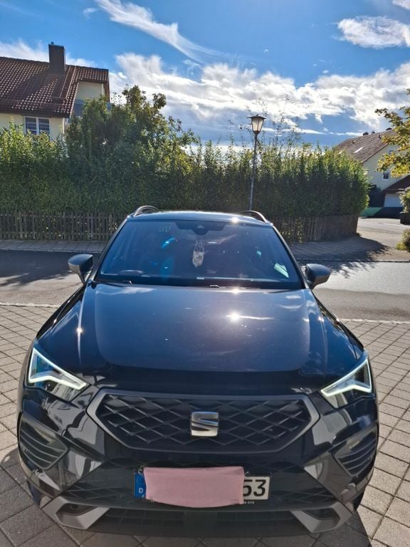 Schwarz Gebraucht 2024 Seat Ateca Style SUV | 31.900 € (Etwas zu teuer) - Bild 1/4
