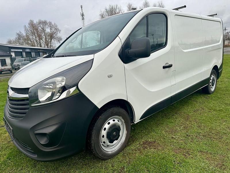 Gebraucht Opel Vivaro 95 PS (69 kW) 2018 Weiß Van / Kleinbus