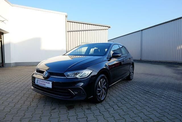 Gebraucht VW Polo Life 95 PS (69 kW) 2024 Schwarz Kleinwagen