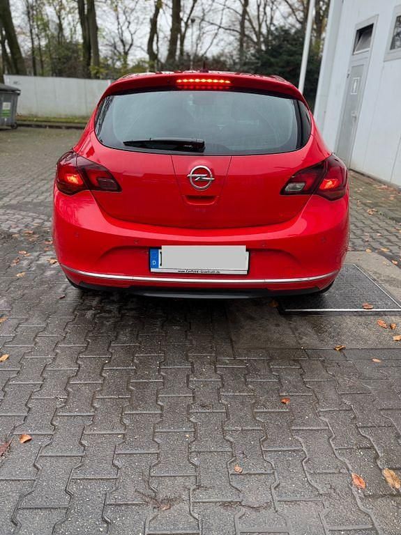 Rot Gebraucht 2014 Opel Astra Style Limousine | 6.300 € (Fairer Preis) - Bild 1/4