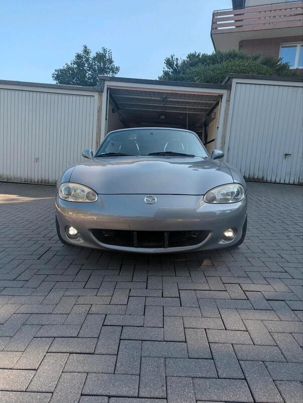Grau Gebraucht 2004 Mazda MX5 Cabrio | 4.990 € (Fairer Preis) - Bild 1/4