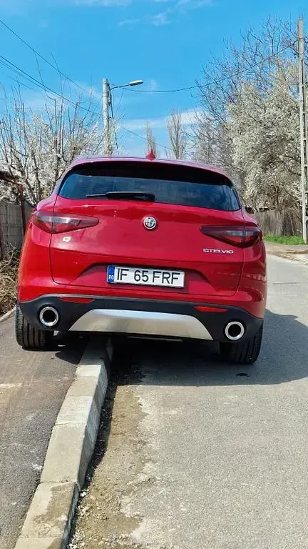 Gebraucht Alfa Romeo Stelvio Super 209 PS (153 kW) 2017 Rot SUV