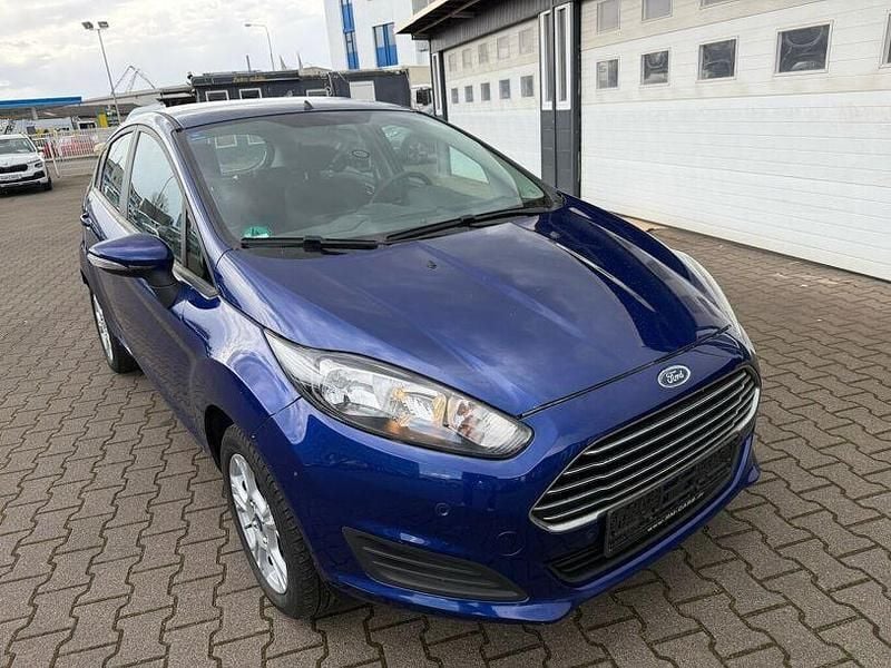 Gebraucht Ford Fiesta 80 PS (58 kW) 2014 Blau Kleinwagen