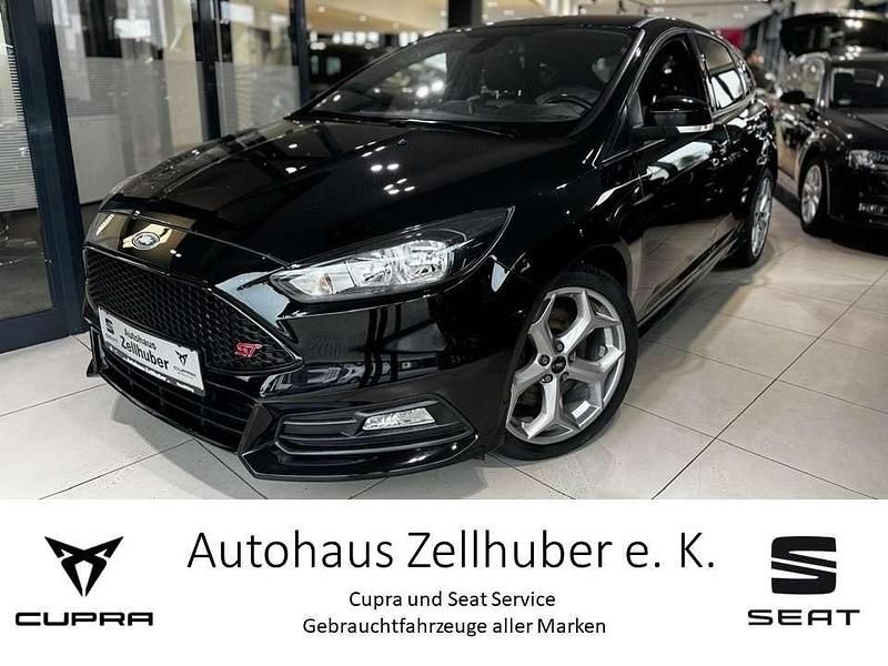 Schwarz Gebraucht 2017 Ford Focus ST Limousine | 15.770 € (Fairer Preis) - Bild 1/4