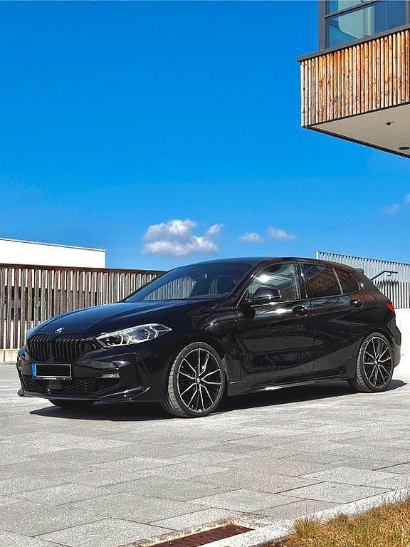 Gebraucht BMW 120 M Sport 190 PS (139 kW) 2021 Schwarz Kleinwagen