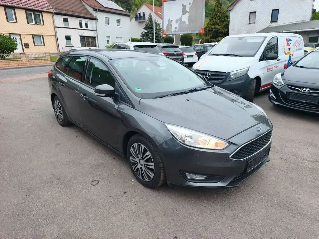 Usado Ford Focus Business Edition 101 CV (74 kW) 2016 Gris Berlina