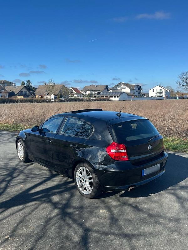 Gebraucht BMW 118 143 PS (105 kW) 2007 Schwarz Kleinwagen