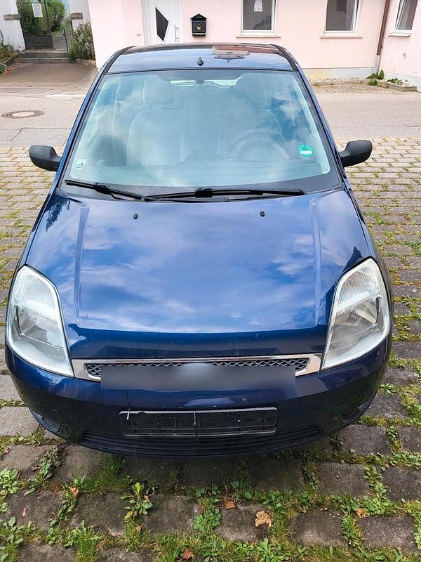 Blau Gebraucht 2003 Ford Fiesta Kleinwagen | 1.390 € - Bild 1/4