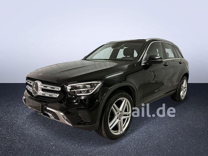 Schwarz unilack Gebraucht 2020 Mercedes GLC300 SUV | 36.480 € (Fairer Preis) - Bild 1/4