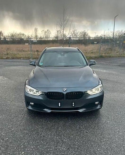 Gebraucht Mercedes 320 252 PS (185 kW) 2013 Limousine